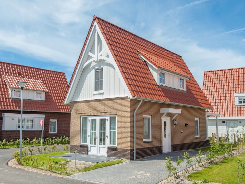 Luxurious, Stately Villa With Patio Heater, in a Holiday Park 1km From the Beach view 3