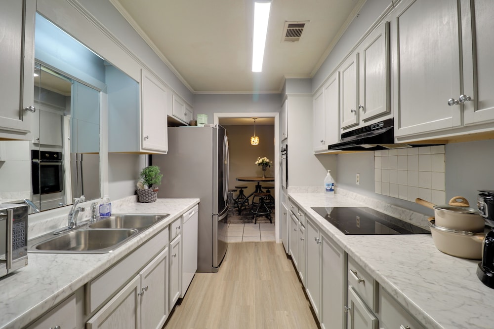 5 Mi to Bellhaven: Spacious Getaway in Jackson