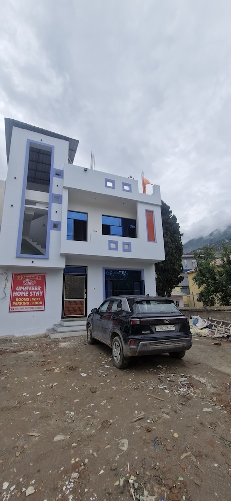 Umaveer Homestay