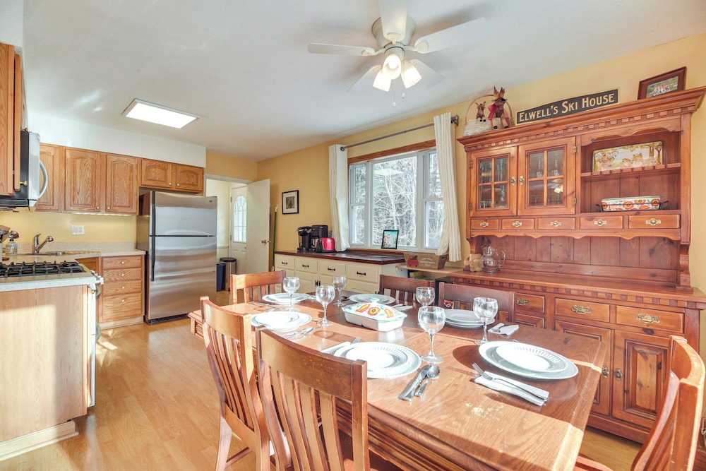 1 Mi to Sugarbush Resort: Dog-friendly Home!