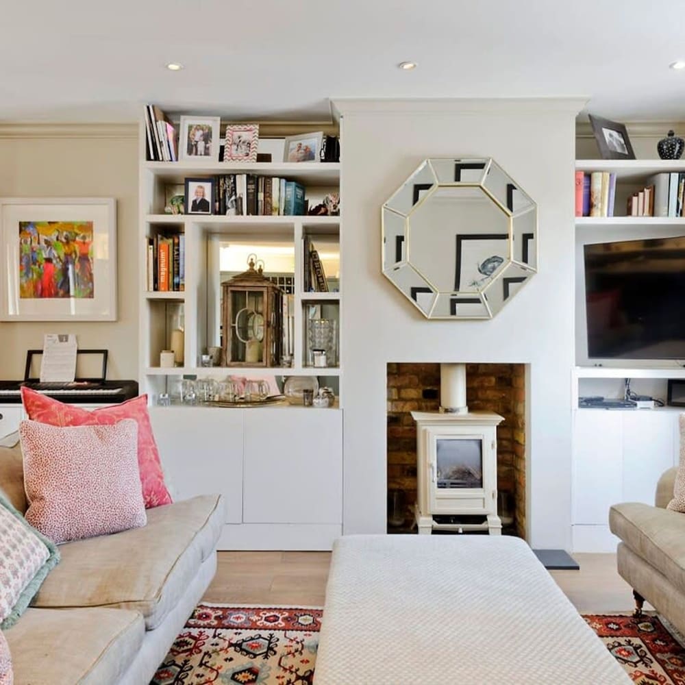 Delightful 3-bed Family Home Bayswater