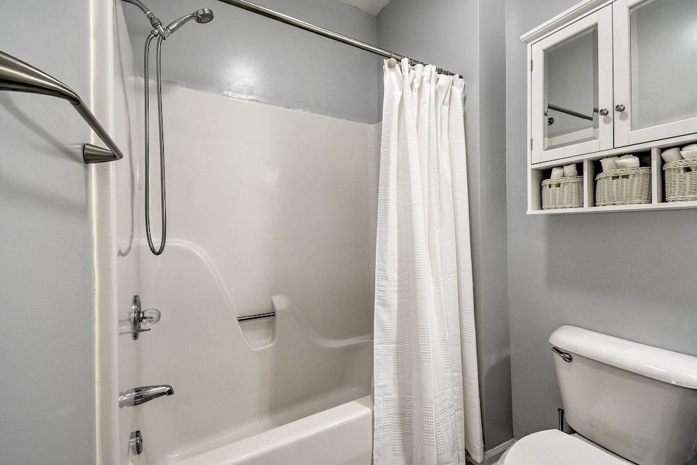 Community Sunset Beach Condo: Covered Balcony view 3