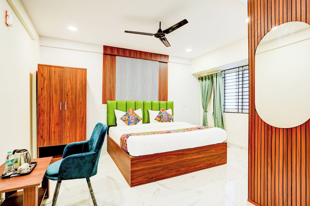 Fabhotel Leon Square