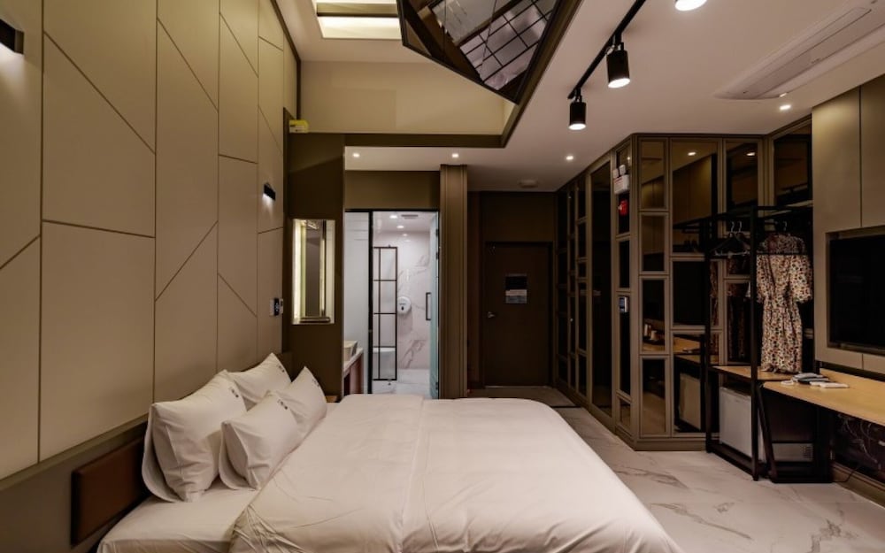 Hapcheon Moon Lake Hotel view 3