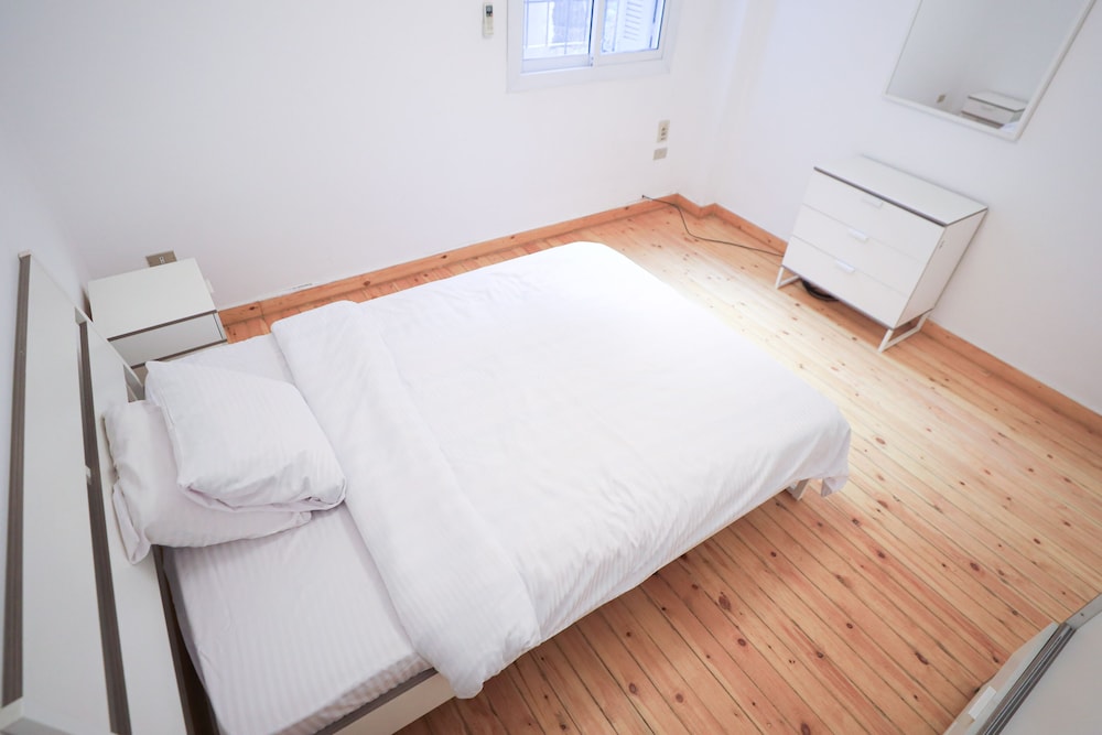 Ivory Petal Bliss 2BR Apt