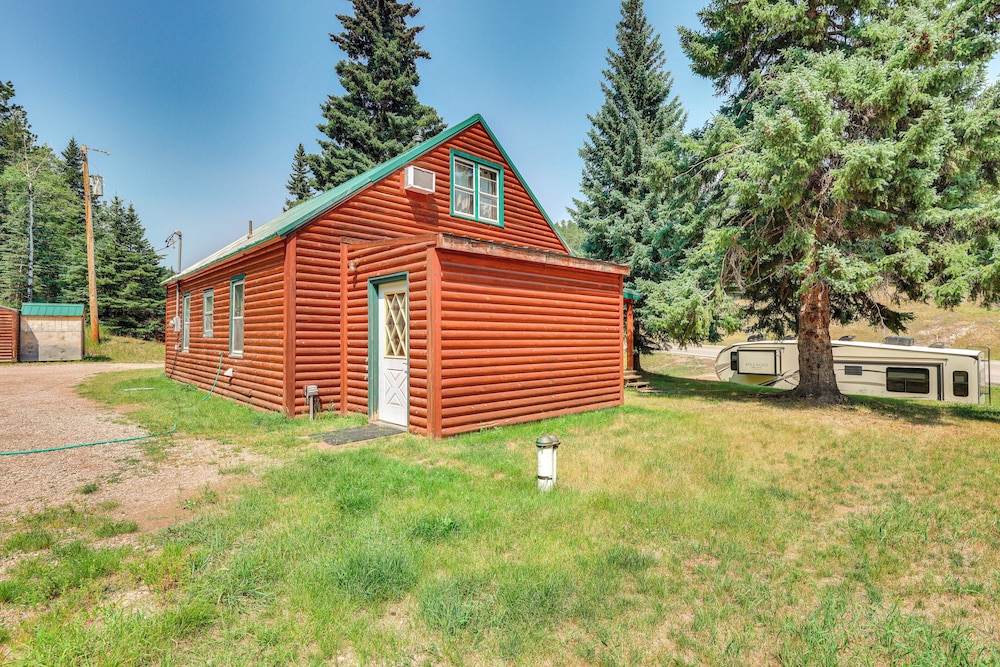 Deadwood 'wolf Cabin' w/ Fire Pit & Grill view 4
