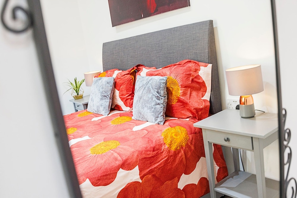 3 Bed 3 Bathroom Flat in Kensington A