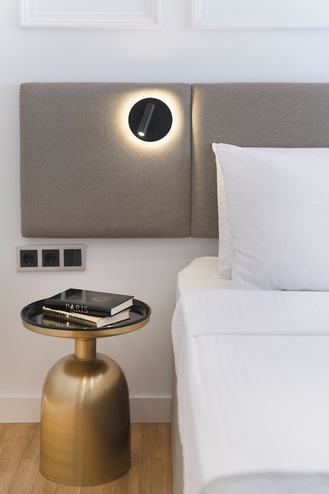 Michalakopoulou Cover & Bright Apartment
