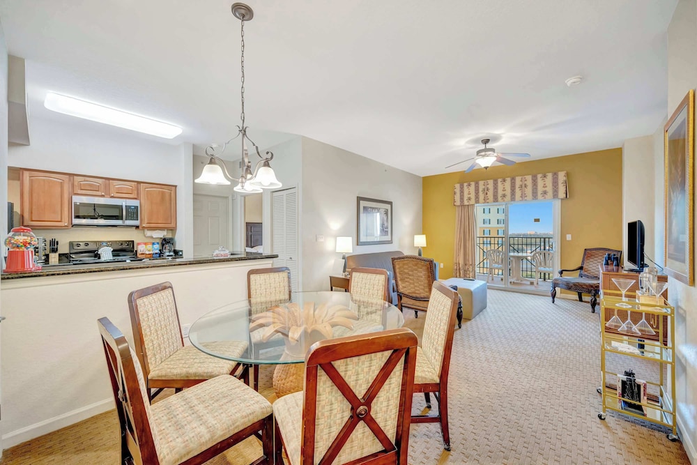 2BR Fireworks View With Pool Spa 5 Minutes to Disney