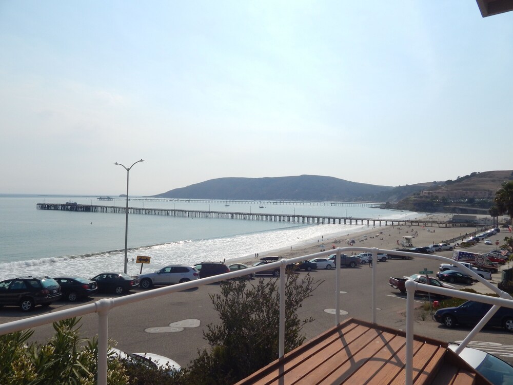 196 Front Street 1 Bedroom Home by Redawning view 5