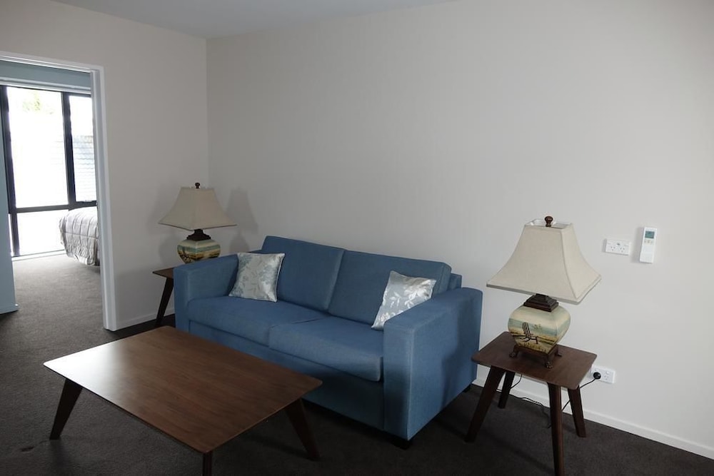 Achilles Motel - Image 4