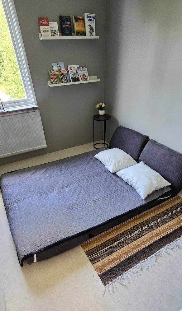3BR Home Near Lake Vänern Covered Deck & BBQ