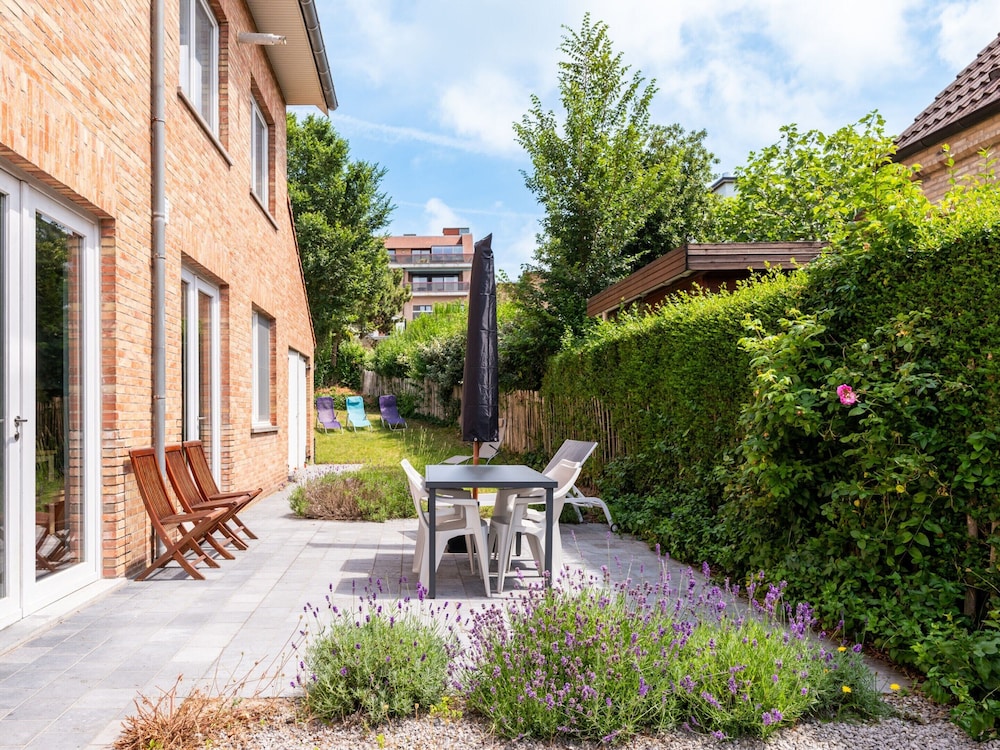 Apartment in Sint-idesbald Near the Beach