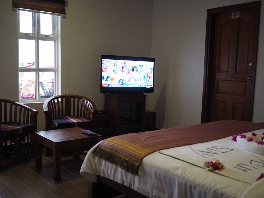Equator HomeStay