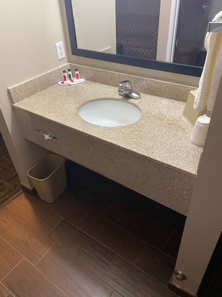 SureStay Hotel by Best Western Alexandria - Property Image 1