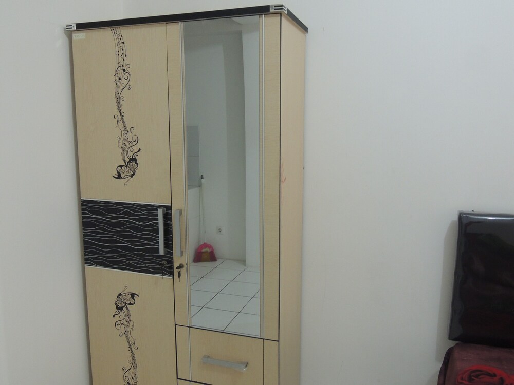 Reva Room on Gunung Putri Square Apartment view 3