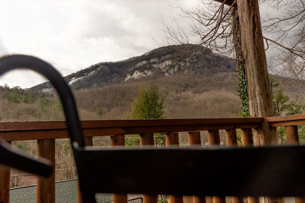 The Chimney Rock Inn & Cottages