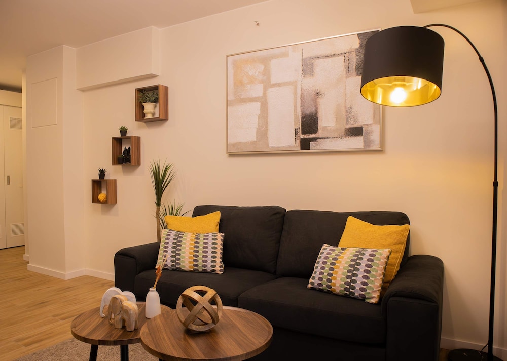 w Remarkable 1BR in San Isidro