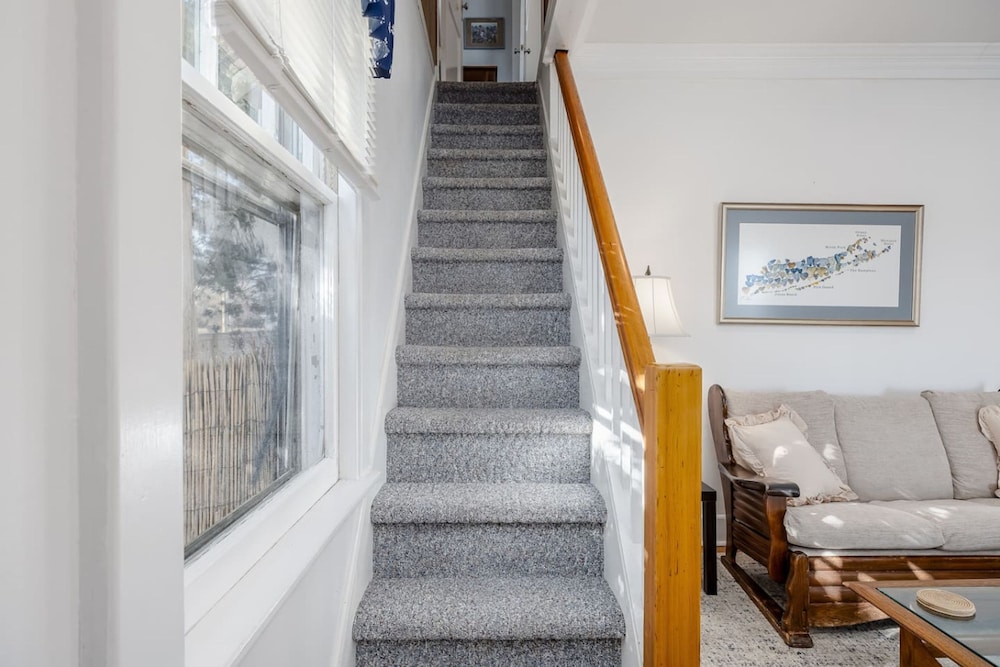 Beachfront Retreat - 5BR Home With Stunning Views