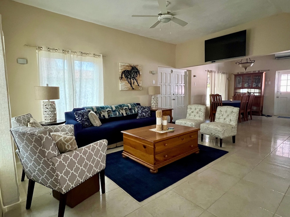Palm Beach Villa Aruba - Great Location