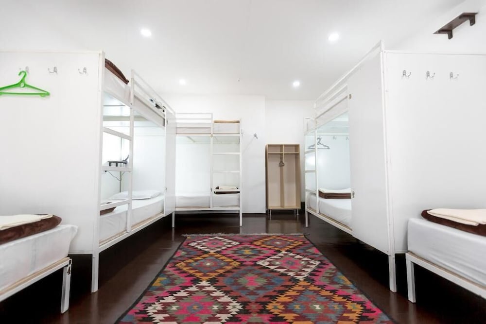 Light Hostel