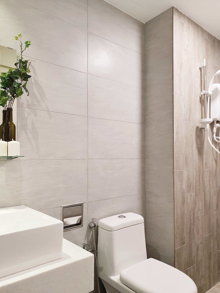 Cozy & Stylish 2BR Apt at Arte Plus, Free Parking
