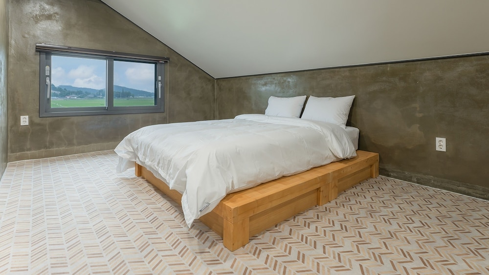 Taean Aloha Oe Pet Pool Villa