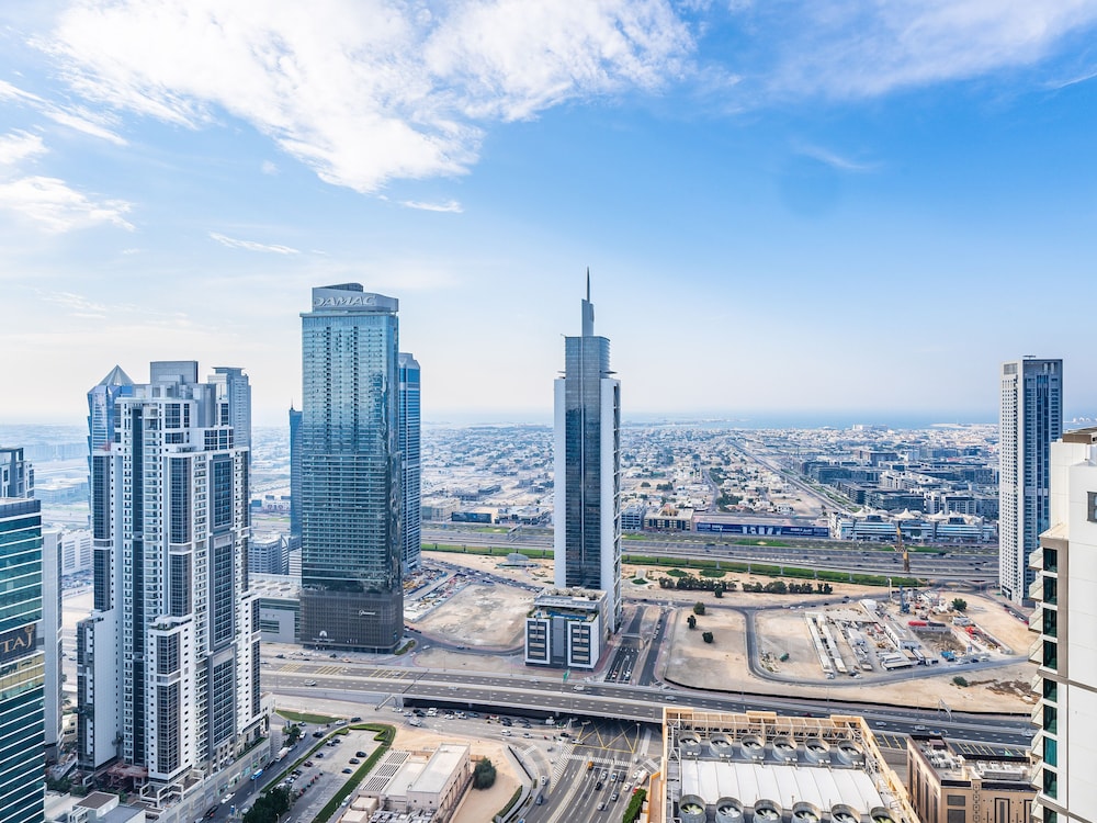 Spacious Apt With Spectacular Burj Khalifa Views