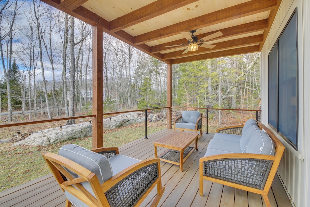 4 Mi to Boothbay Harbor: Quiet Retreat w/ Deck