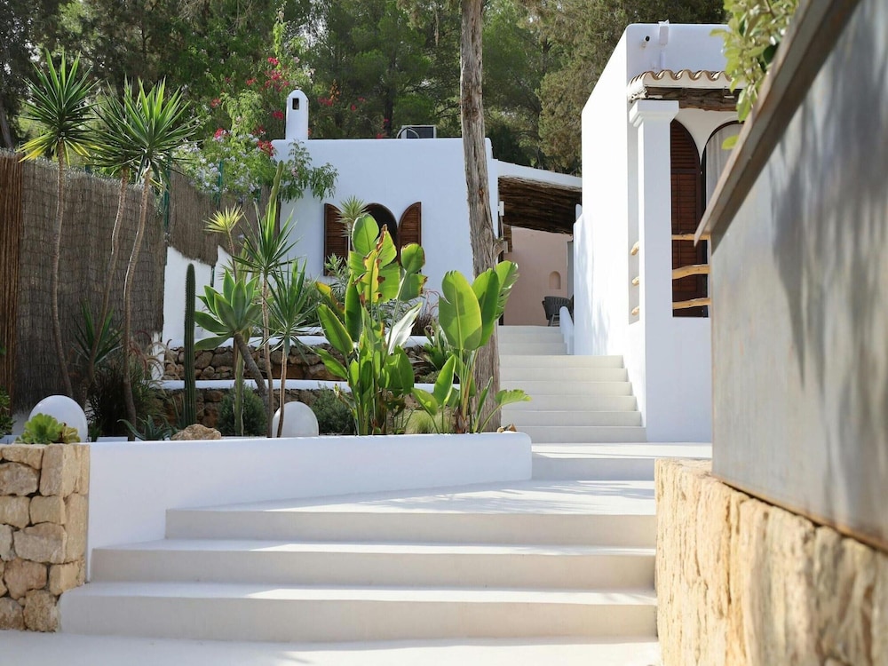 Holiday Villa With Pool