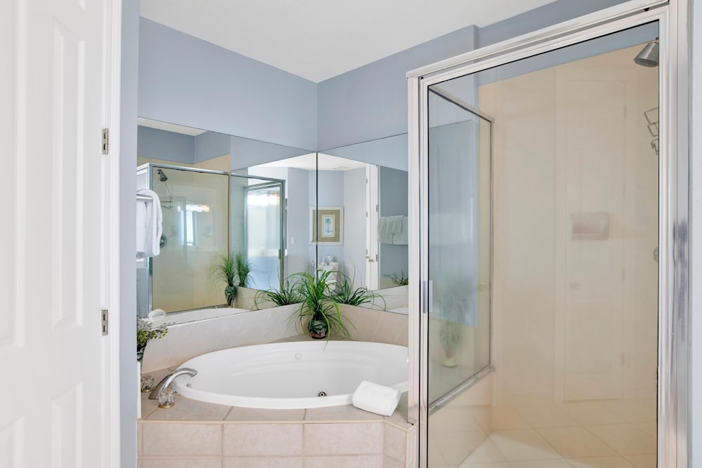 Grand Pointe 602