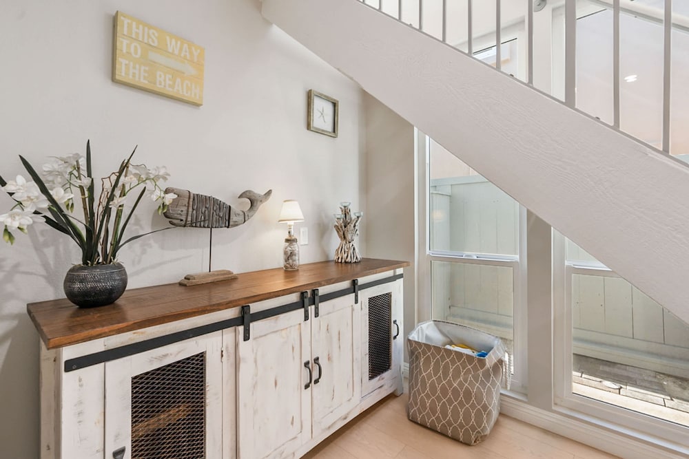Beachfront Home In Carlsbad - Remodeled