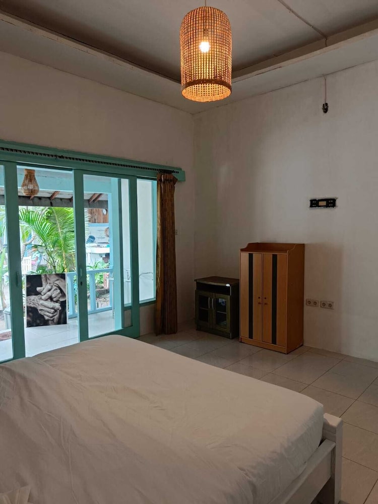 Silversky Bungalows view 3