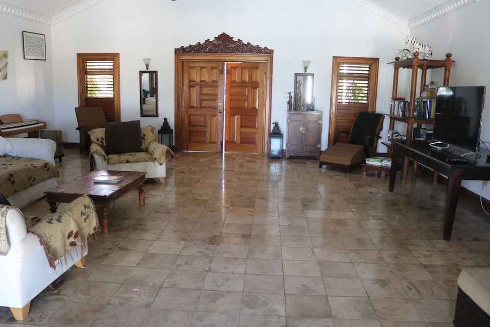 Mohagany House