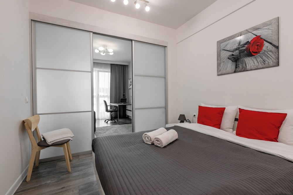 Bright Apartments near Dana Mall