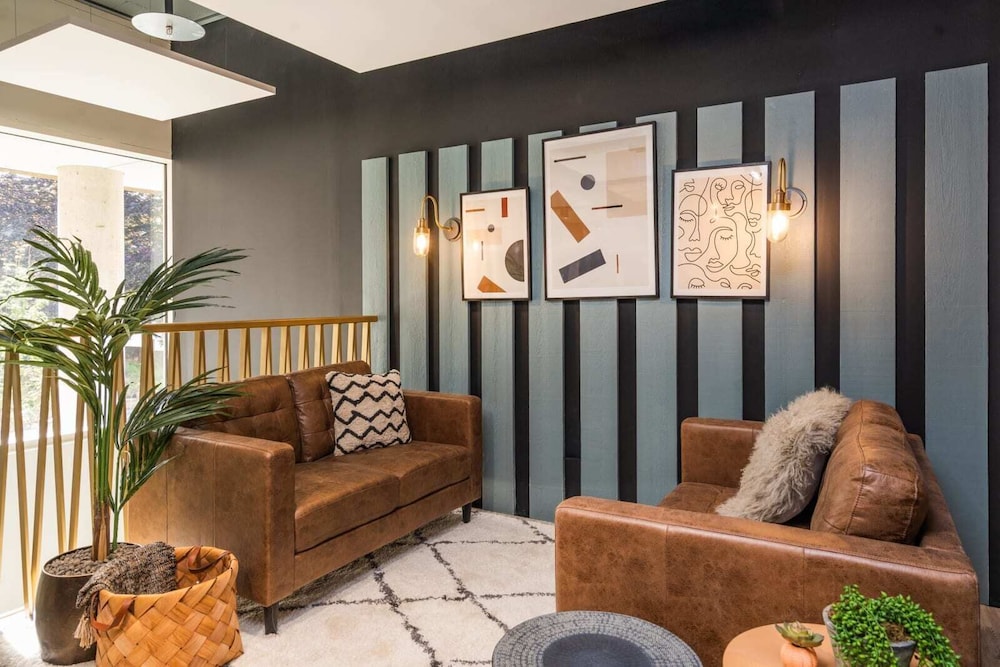 Modern Studios and Ensuite Bedrooms with Shared Kitchen at Hillfort House in Brighton