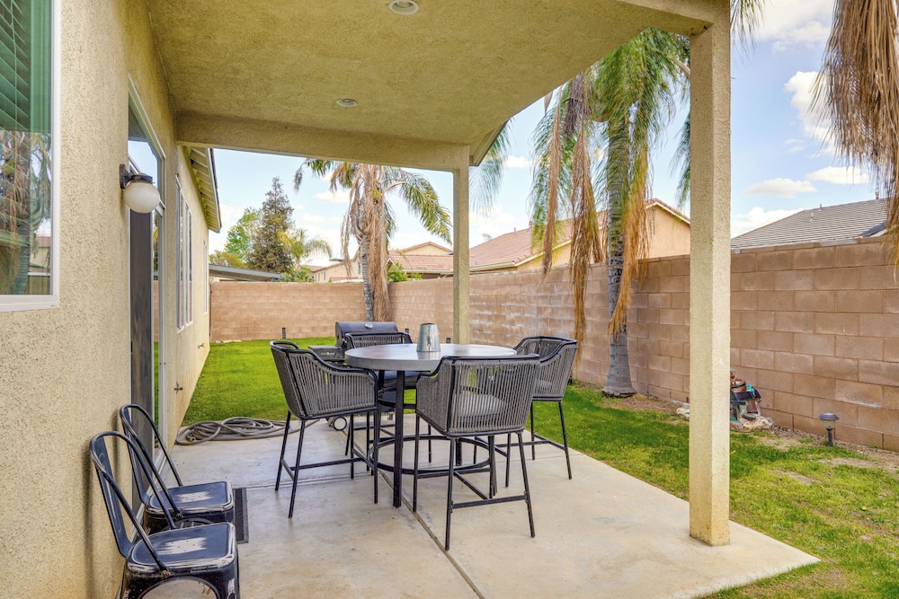 8 Mi to Beach Park: Bakersfield Gem w/ Yard!