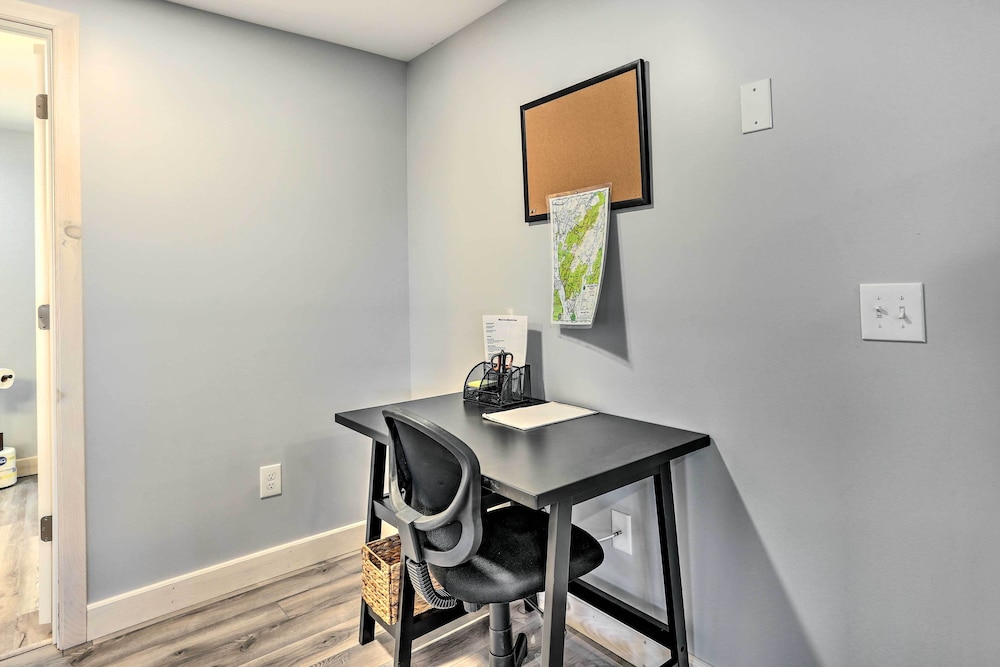 Charming Beacon Apt w/ Fire Pit: Near Hiking! - Property Image 11