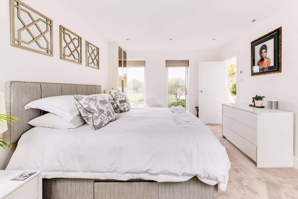 Luxury 3-bed Apartment in Central London