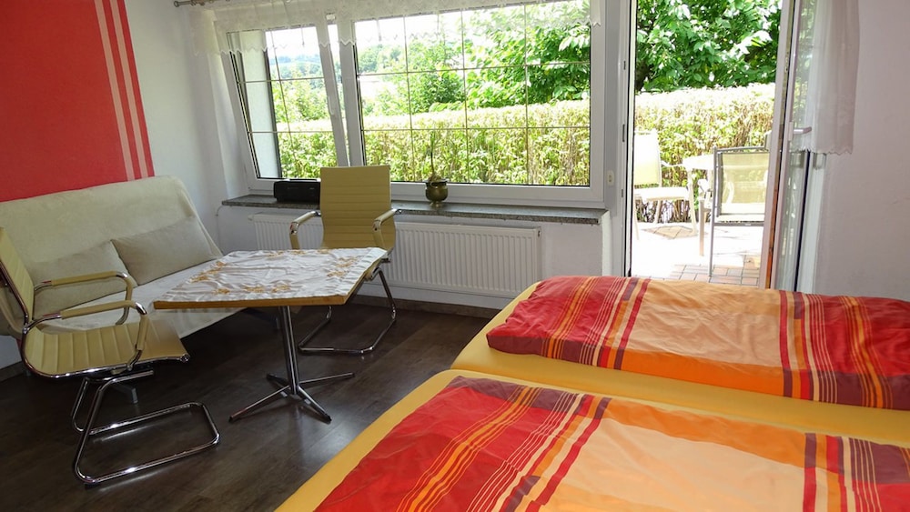 Gästezimmer & Ferienwohnung Berge view 2