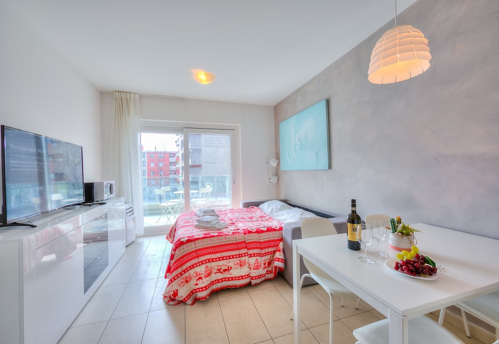 Prestige du Lac 27 view 5