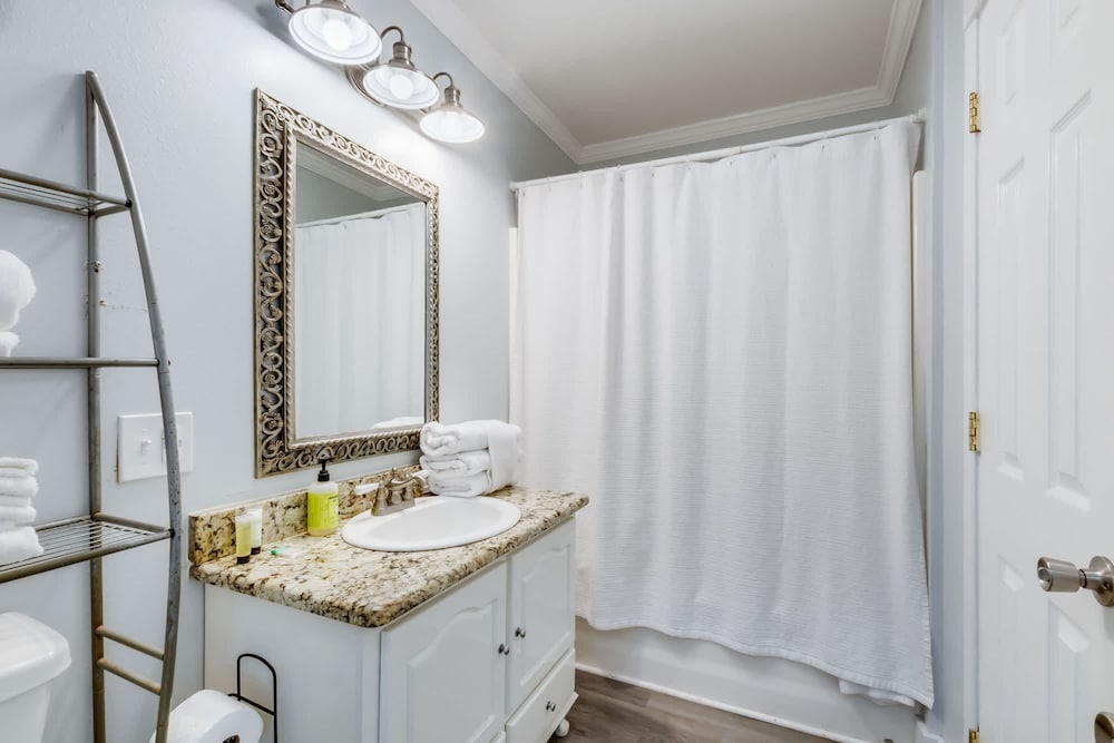 Sel De Vie 6 BR Sleeps 18 dog Friendly