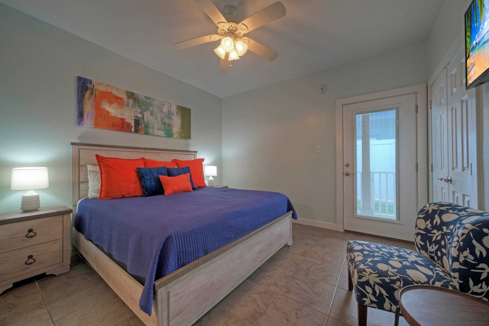 Sleeps 24 4 Costa Bahia Units w/ Pool & Beach Access