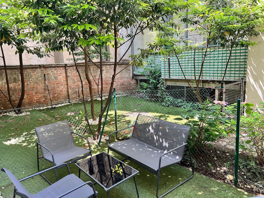 Lovely Studio for 4 with Garden