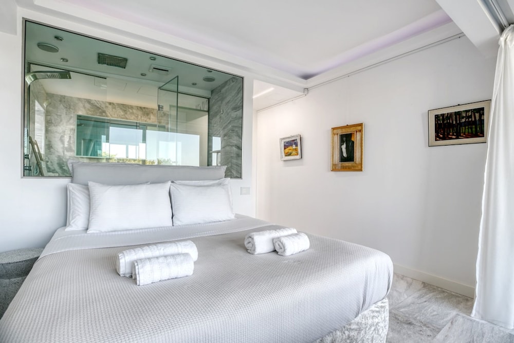 South Blue Luxury Apartment in Vouliagmeni