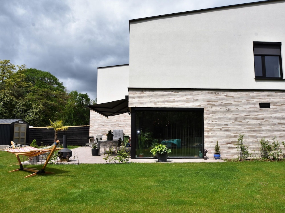 Modern Holiday Home in Maasmechelen With Sauna