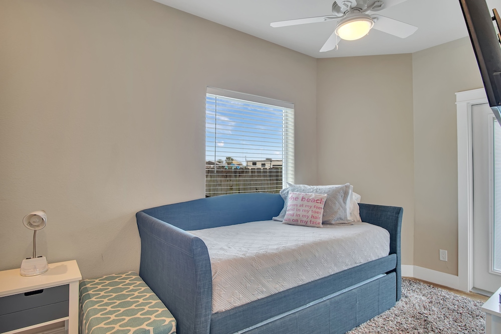 Texas Teal House view 5