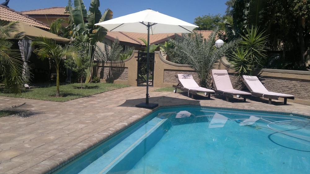 Madidinkwe Guest Villa view 5