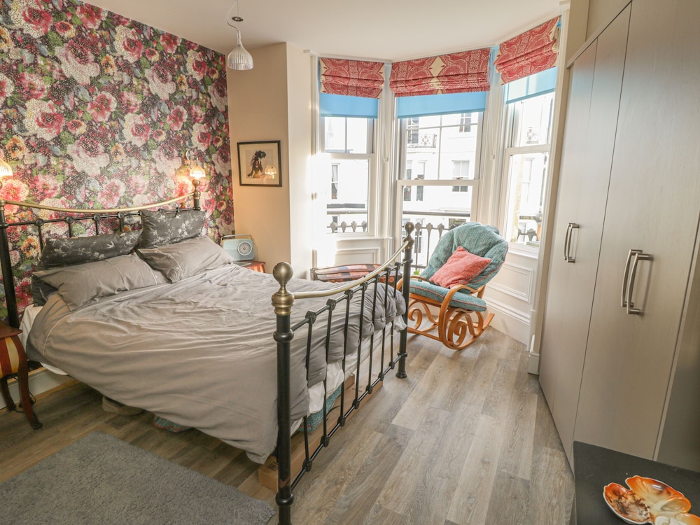 Apartment 4