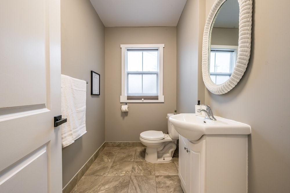 3 BR Cozy Chic Oasis